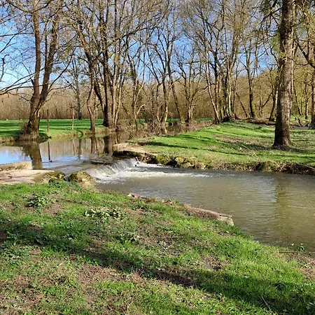L'ile Verte Avec Salle De Bain Privee Rum i privatbostad *